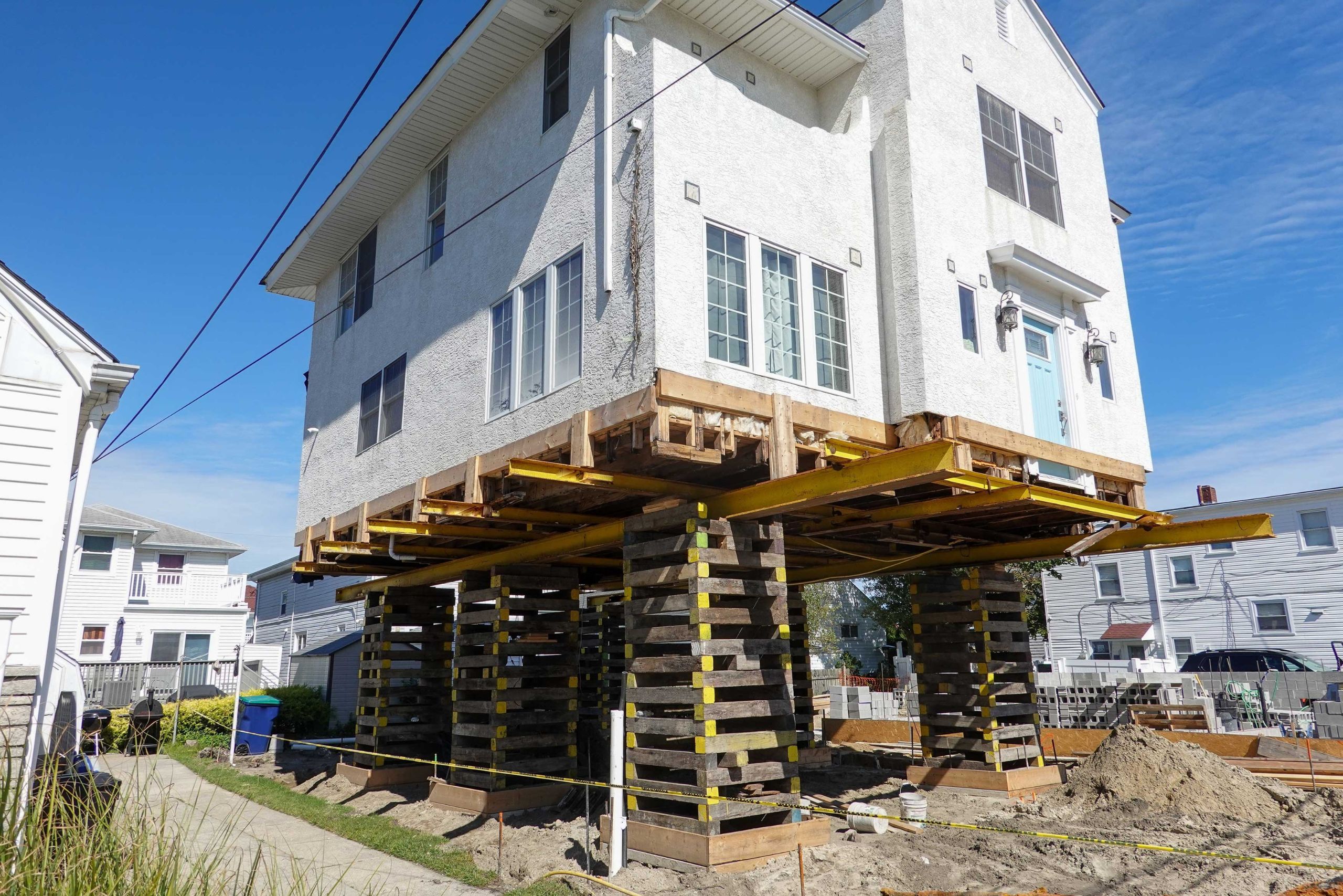 Located in Greensboro, North Carolina, we are a company that specializes in house lifting, small distance house moving, piles and foundations.